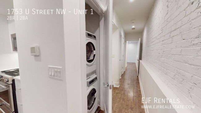 Building Photo - U Street Corridor Two Bedroom For Rent! Pe...