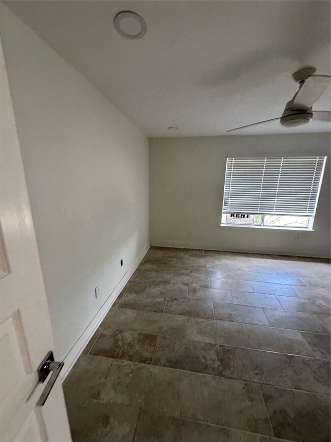 Building Photo - 3723 Westmeadow