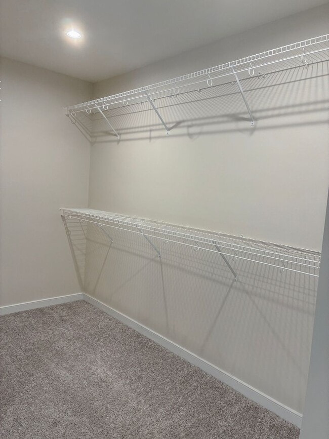 Building Photo - 4 Bedroom, 3.5 Bathroom in Magnolia Green