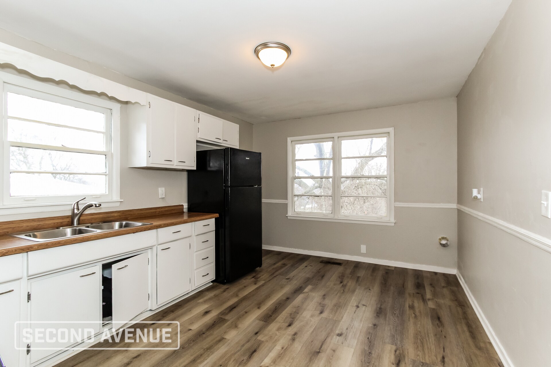 Building Photo - 1924 Portage Ave