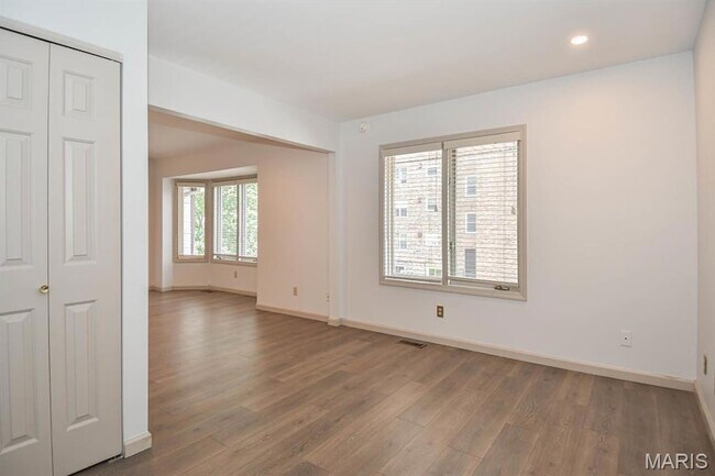 Building Photo - 4444 Lindell Blvd