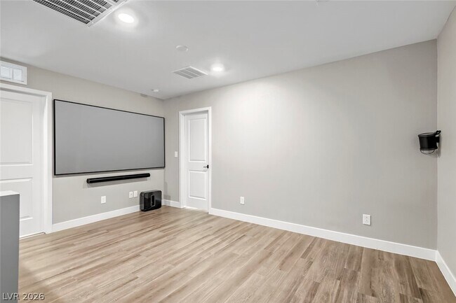 Building Photo - 7110 Cass Ave
