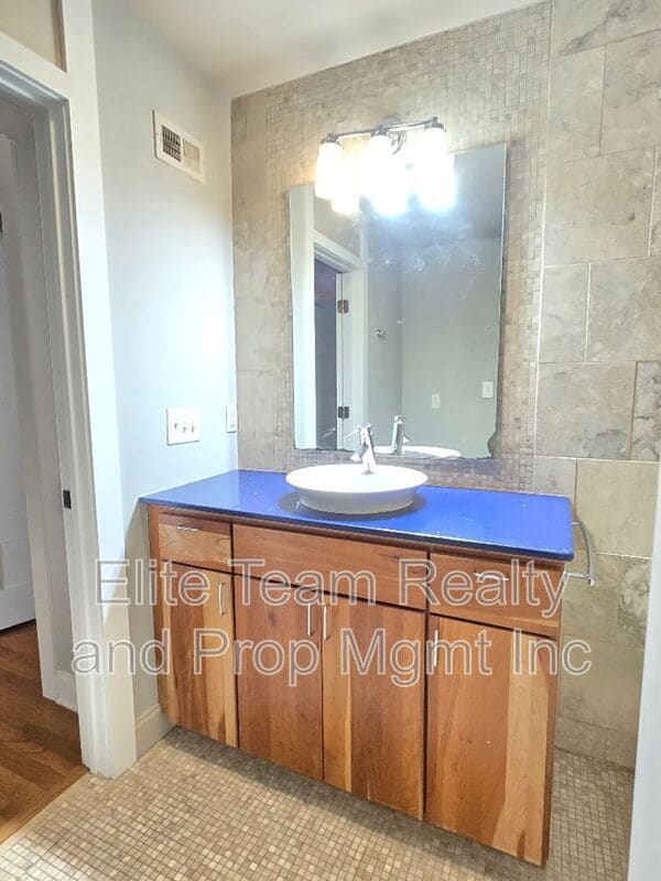 Building Photo - 3722 Park Rd