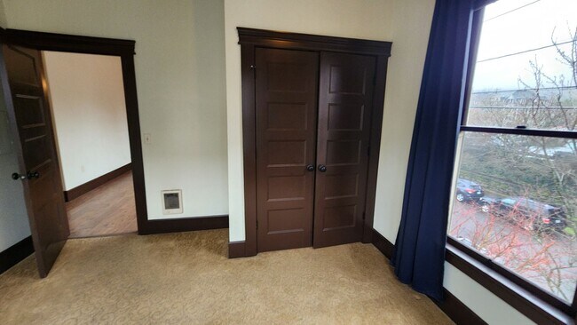 Building Photo - 1634 NW Everett St