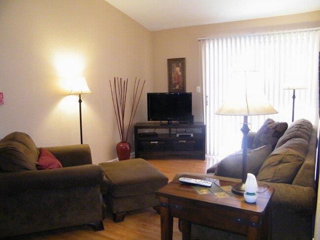 Living Room - 2856 17th Ave