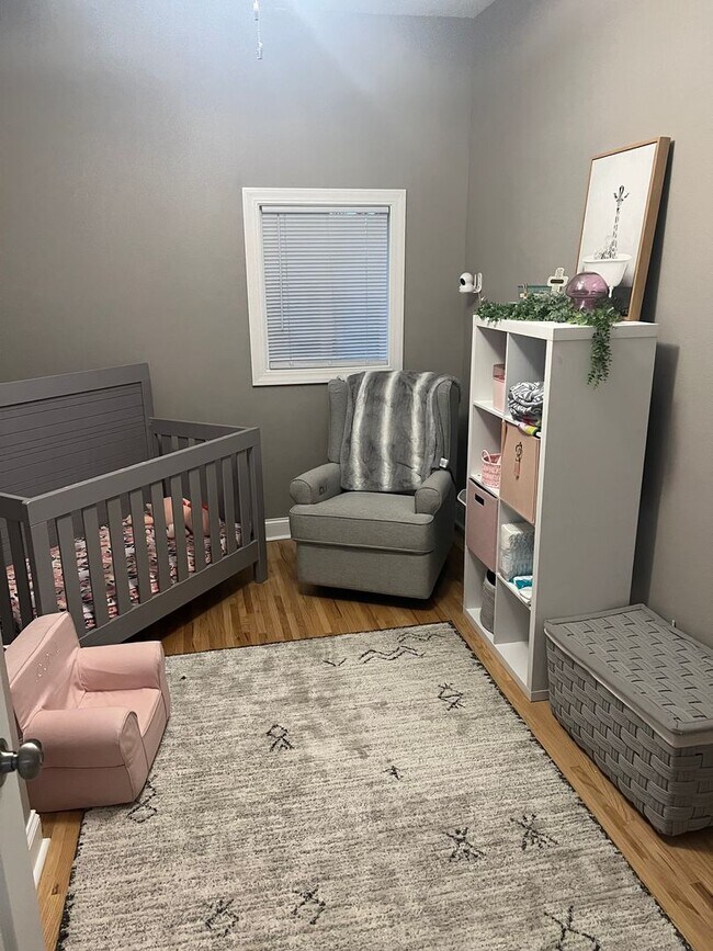 Building Photo - 205 8th Ave NW