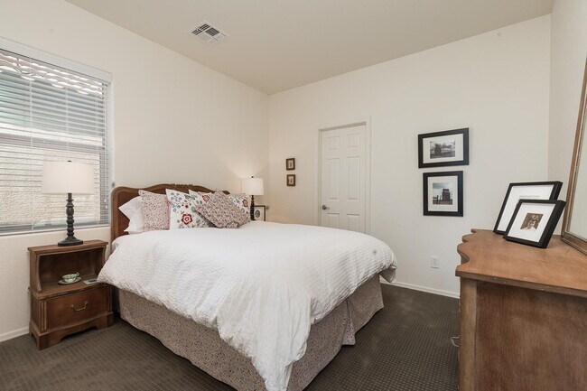 Building Photo - 3252 W Gran Paradiso Dr