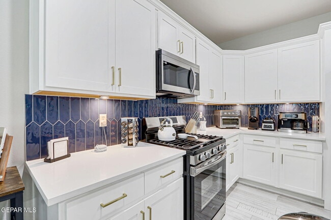 Building Photo - 325 Playa Vis St