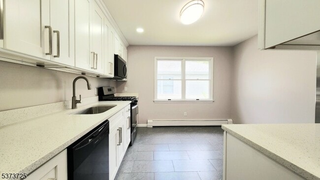 Building Photo - 223 Miller Ave