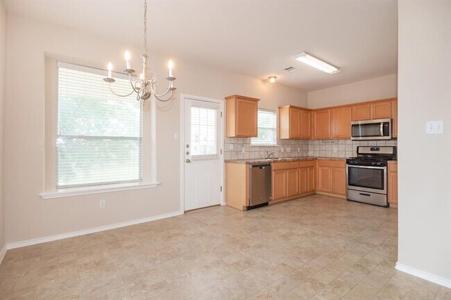 Building Photo - 516 Sweet Leaf Ln
