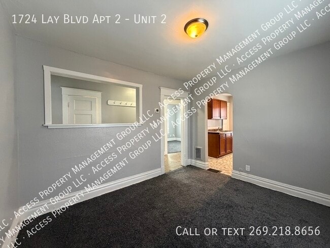 Building Photo - 1724 Lay Blvd