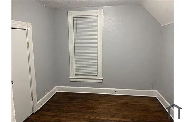 Building Photo - Price Reduced - $1090/month!! 2 bedroom 1 ...