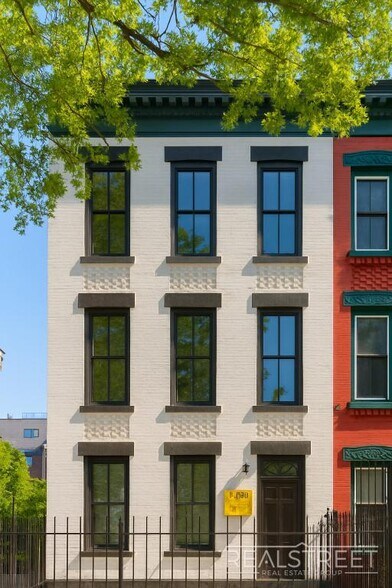 Building Photo - Brand New Upper Duplex in Bed Stuy Townhouse!