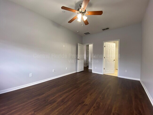 Building Photo - 9668 Doris Ln
