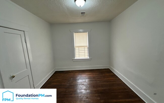 Building Photo - 914 Garland St