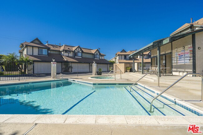 Building Photo - 13321 Meyer Rd