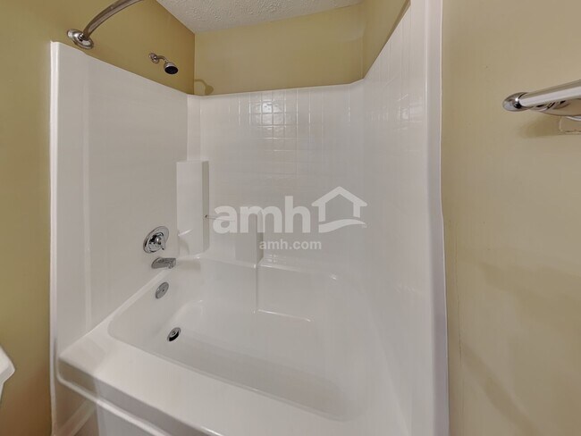 Building Photo - 2040 Theodore Dr