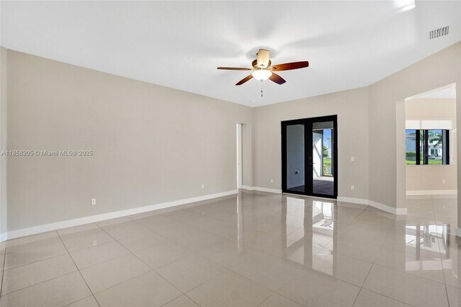 Building Photo - 10590 Mira Vista Dr
