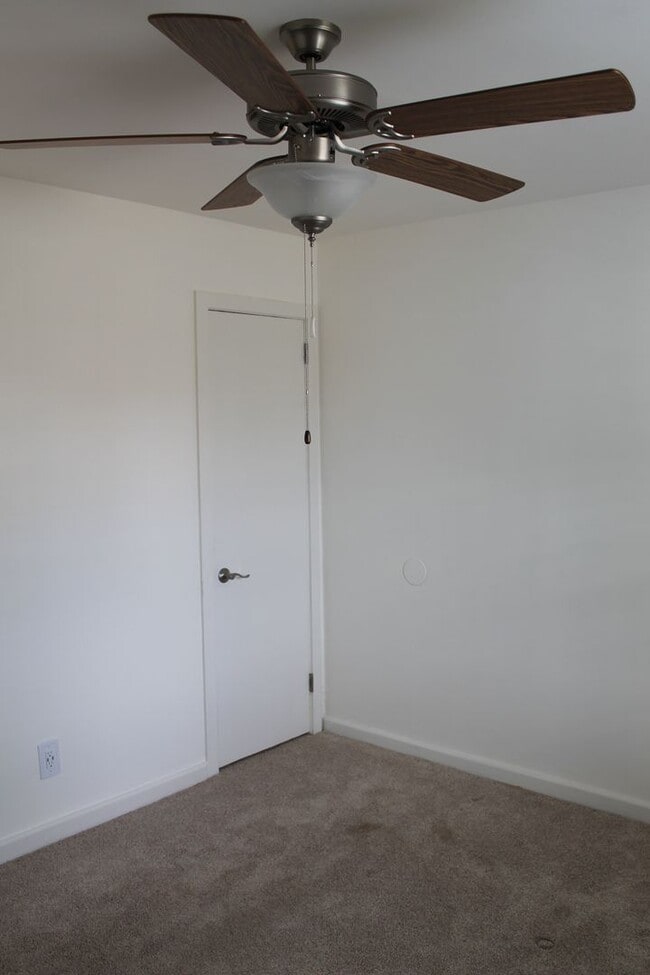 Building Photo - 2 Bedroom 1 Bath Apartment in Shandon (Dup...