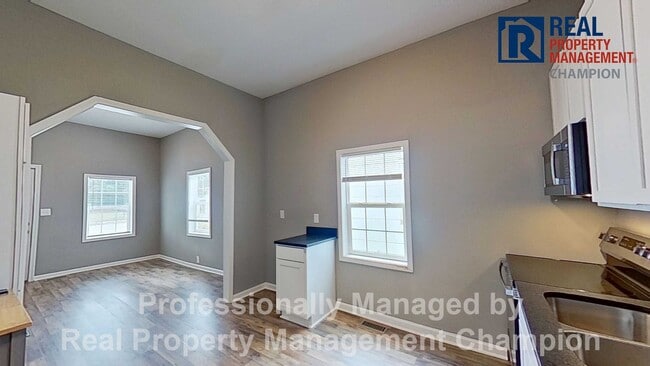 Building Photo - Adorable 3 BD/1 BA Recently Update in the ...