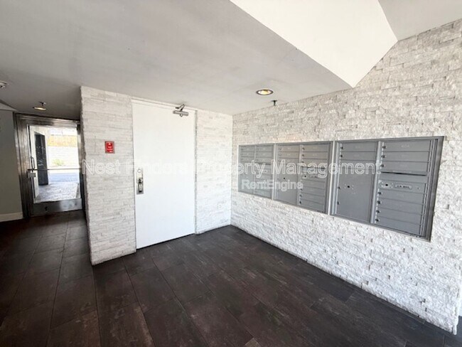Building Photo - 1551 1st St S