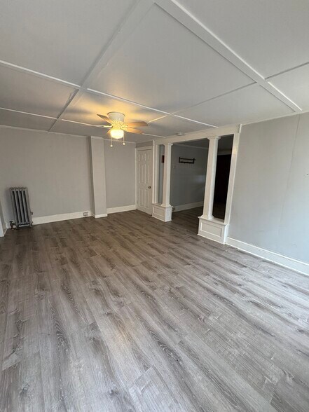 Living room 1 - 28 Murray St