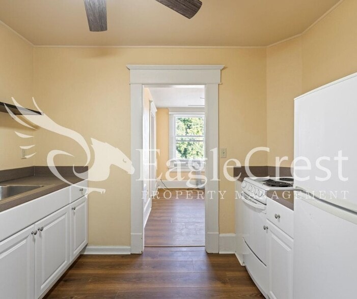 Building Photo - 105NSP