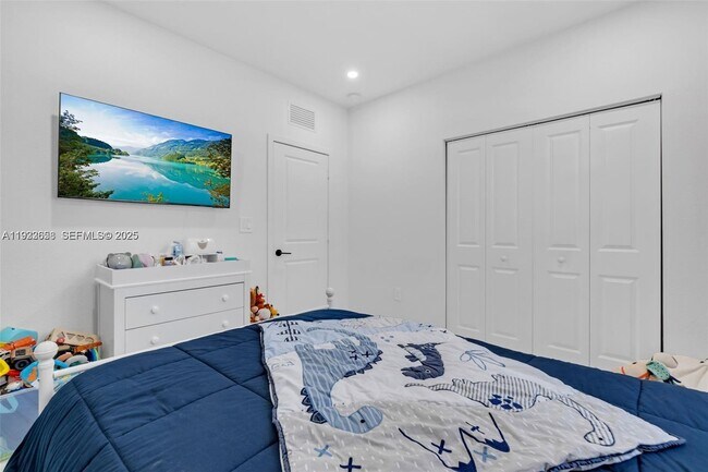 Building Photo - 11939 SW 241 Ter