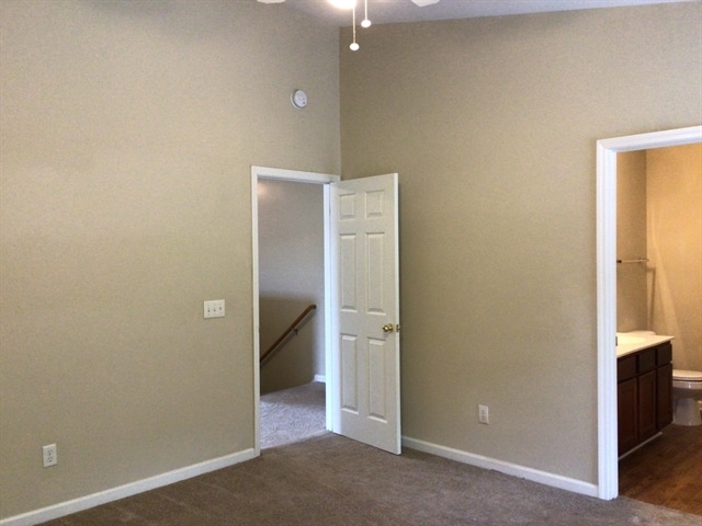 Building Photo - 250 Border Rd