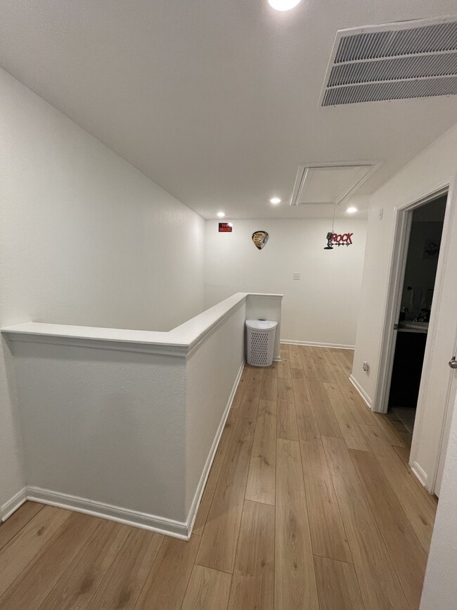 Building Photo - 10829 Emerick St