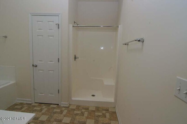 Building Photo - 1129 Turtle Creek Rd