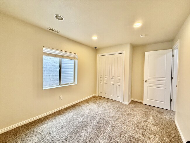 Building Photo - 10753 Topview Rd