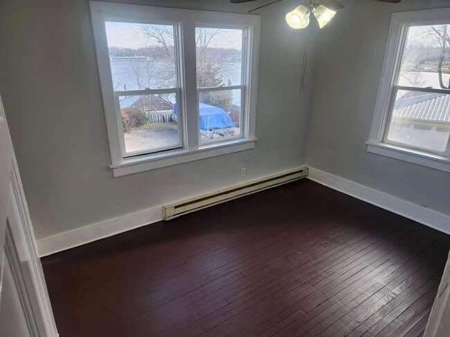 Building Photo - 600 N Lake St