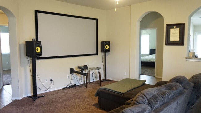 Building Photo - 6302 Cool Creek Dr