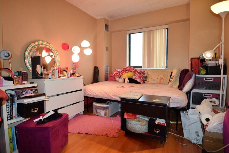 Building Photo - 15 N Beacon St