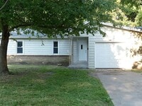 Building Photo - Charming 3 Bedroom Home Available September 1