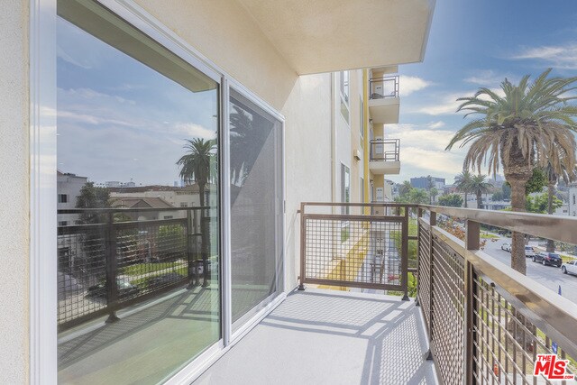 Building Photo - 2939 Leeward Ave
