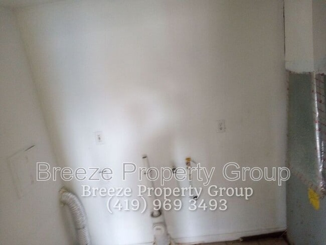 Building Photo - 1531 Freedom St