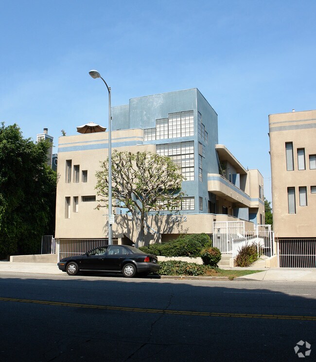 Building Photo - 2572 S Centinela Ave