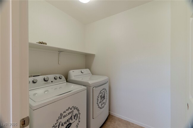 Building Photo - 7718 Ornamento Way
