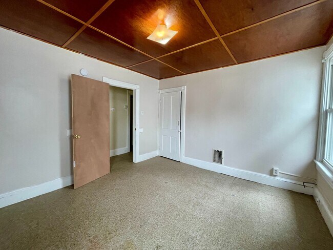 Building Photo - 97 York St