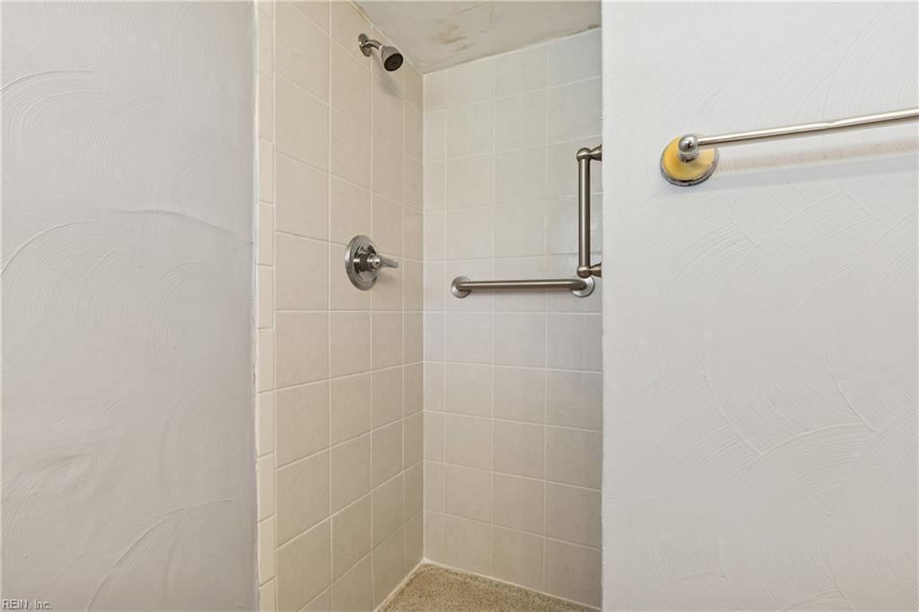 Building Photo - 301 Pepper Mill Ct