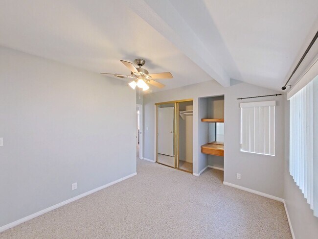 Building Photo - 617 E Avenida San Juan