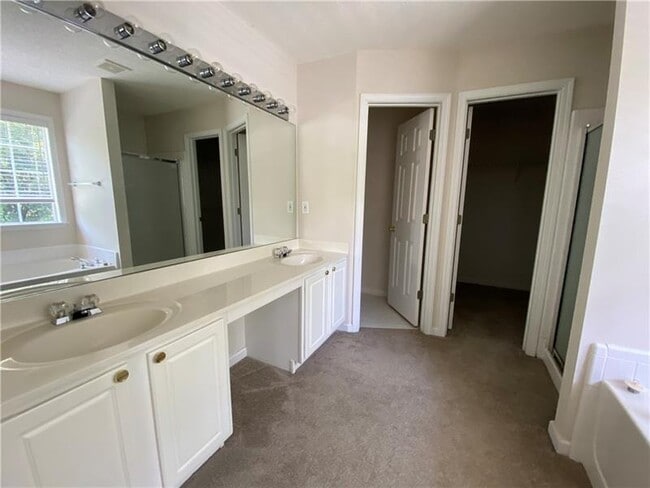 Building Photo - 5454 Medlock Corners Dr