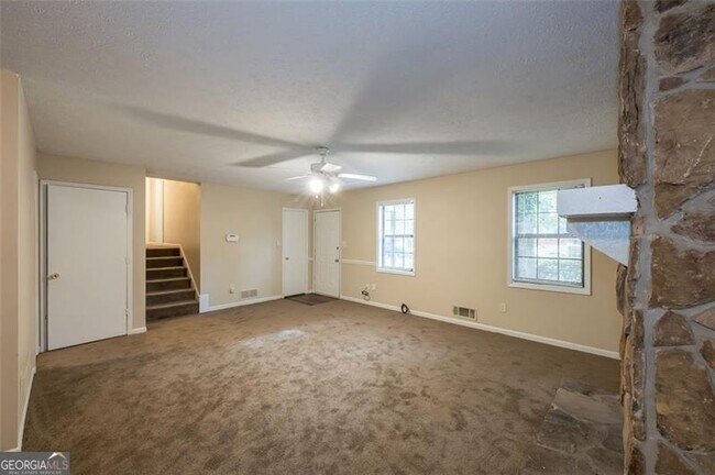 Building Photo - 3038 Courtney Dr