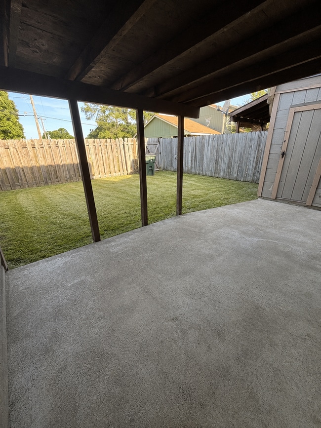 Building Photo - 142 Stoneridge Dr