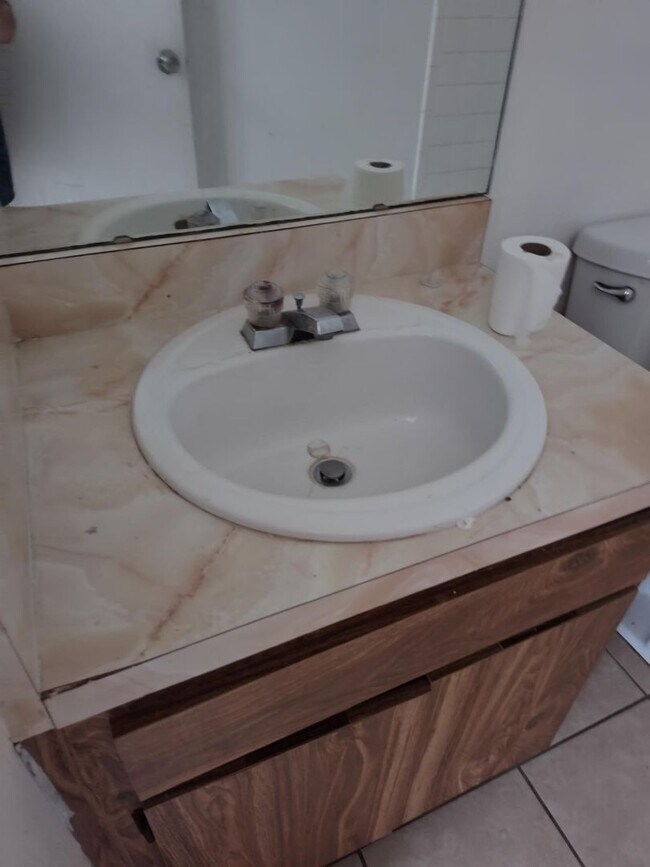 Building Photo - Welcome to Silver Springs Shores–Plaza Rid...