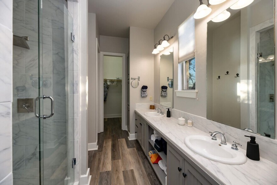 Building Photo - 149 Betty Dr