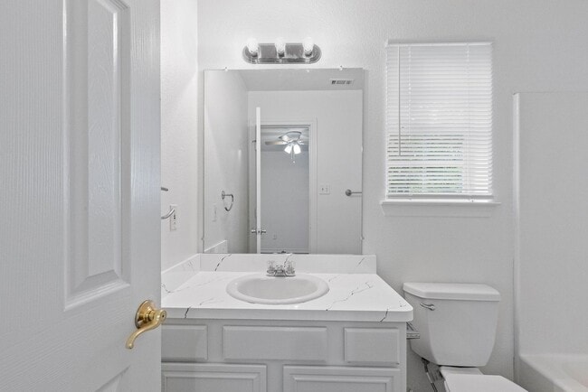 Building Photo - 1412 Hemphill St