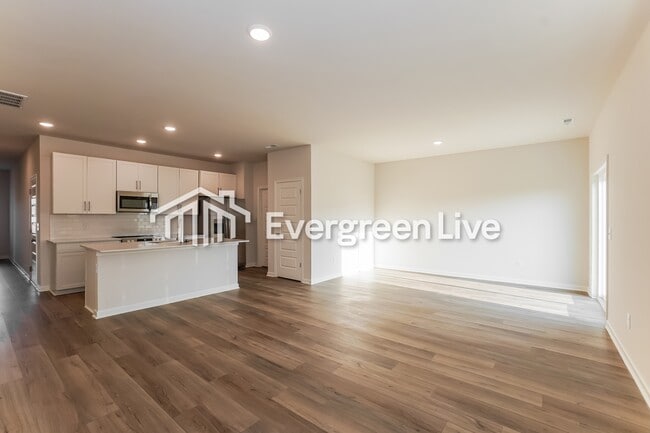 Building Photo - 710 Shoemaker Ln